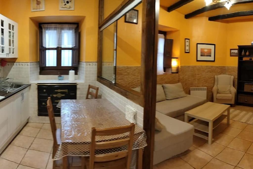Vila La Casina Roja - Santolaya De Cabranes Arboleya Exteriér fotografie